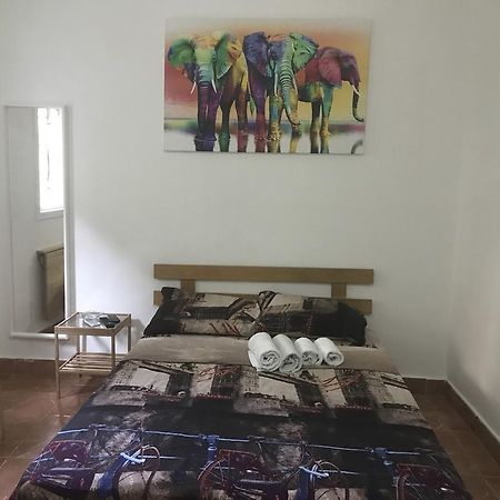 Netanya Motel Pierre Quarto foto